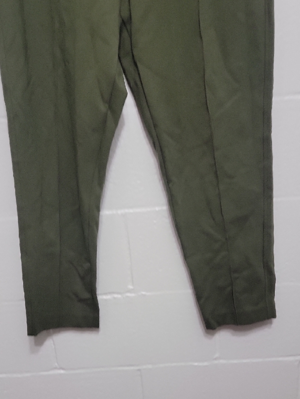 Everlane The Dream Pant in Forest Green, Large - Picture 7 of 14